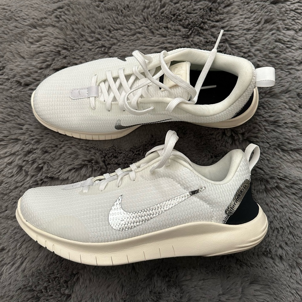 Nike White Silver Athletic Running Shoes
